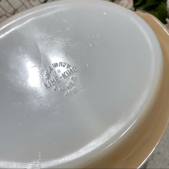 Vintage Fire King Peach lustre milk glass divided casserole dish orange USA - Picture 4 of 6